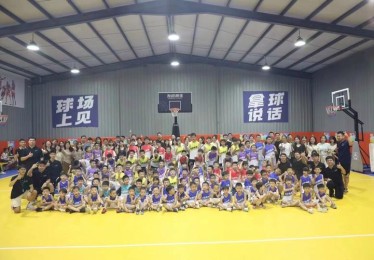 华体会体育多角度解读：从球迷热情到球场激情，展现篮球赛事带来的无限魅力