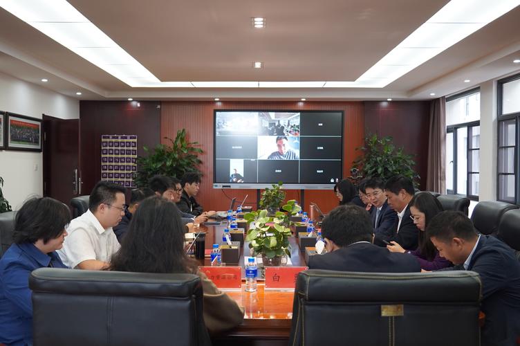 华体会体育官网深度解读:解析体育博彩市场中各大赛事盘口异动、赔率调整及资金集中对投注策略的影响