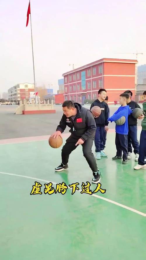 华体会体育官网独家解析:聚焦篮球联赛中明星球员的表现、教练战术调整及球队协同作战的秘诀